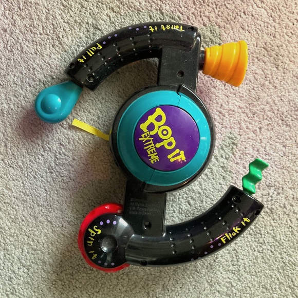 Bop It Extreme action game - Picture 1 of 2